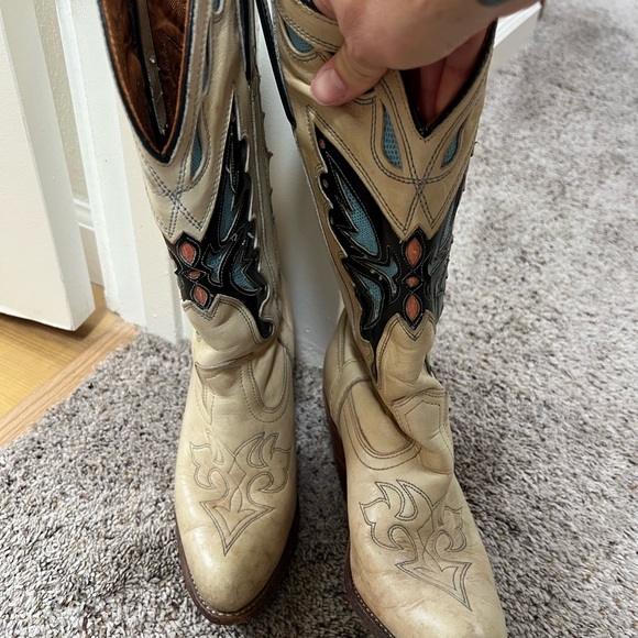 Vintage butterfly boots size 7.5/8 - Picture 2 of 3